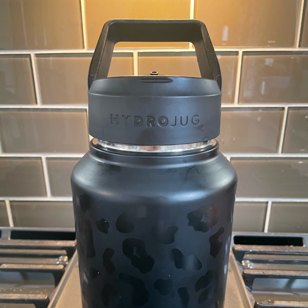 Hydrojug black leopard